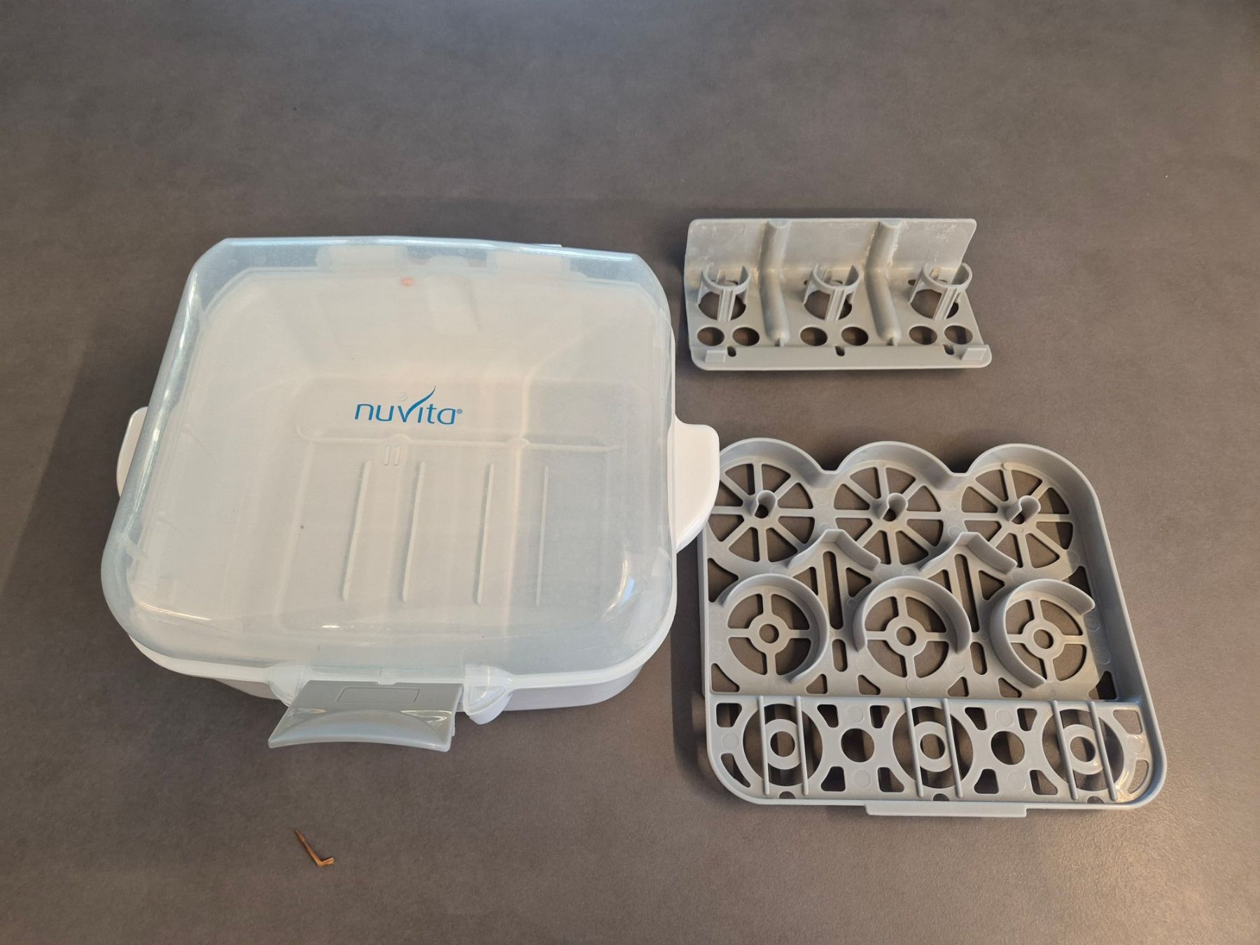 Repas pour bébés: Flaschensterilisator – D'occasion à Adliswil par monikas47