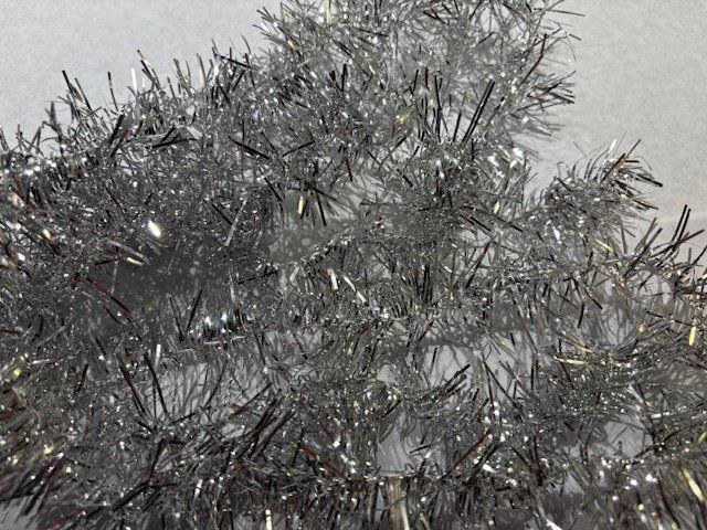 Tutte le decorazioni: Silberfarbene Lametta-Girlande, Länge 2,30 Meter – Usato da Gossau/ZH venduto da amazonas66 1