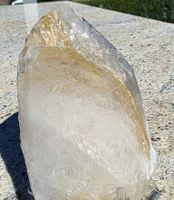 Binntal Habitus 11cm gross. Mit reichlich Wolken im Innern.