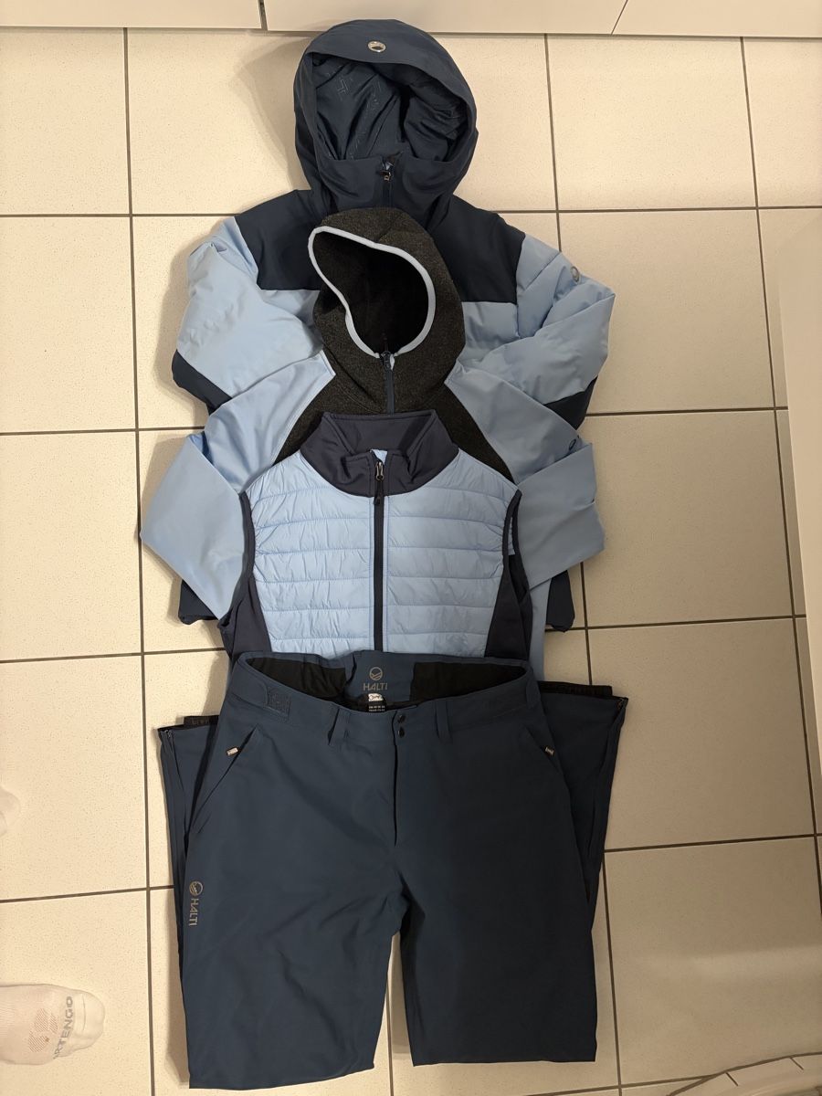 Halti Jacken: TOP 4-Teiliges Halti Skidress – Gebraucht aus Visperterminen von lgresell