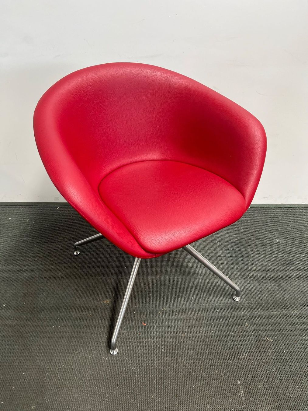Arper Sessel: 046 ARPER Duna Designer Drehsessel – Gebraucht aus Wangen an der Aare von TBYN 2