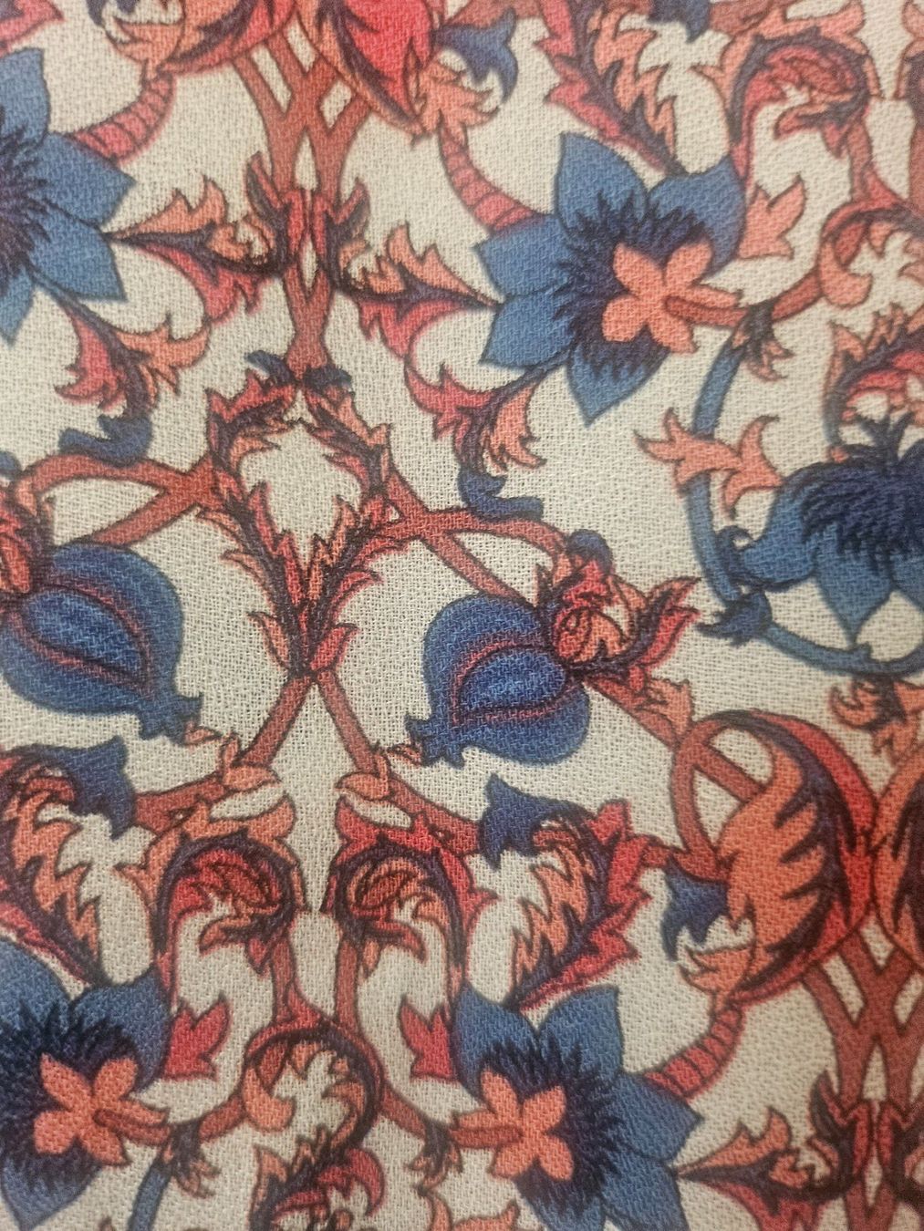 Blusen: Leichte Boho-Bluse mit floralem Muster, langarm, ca. Gr. 36 – Gebraucht aus Eglisau von kar_2pfm 1