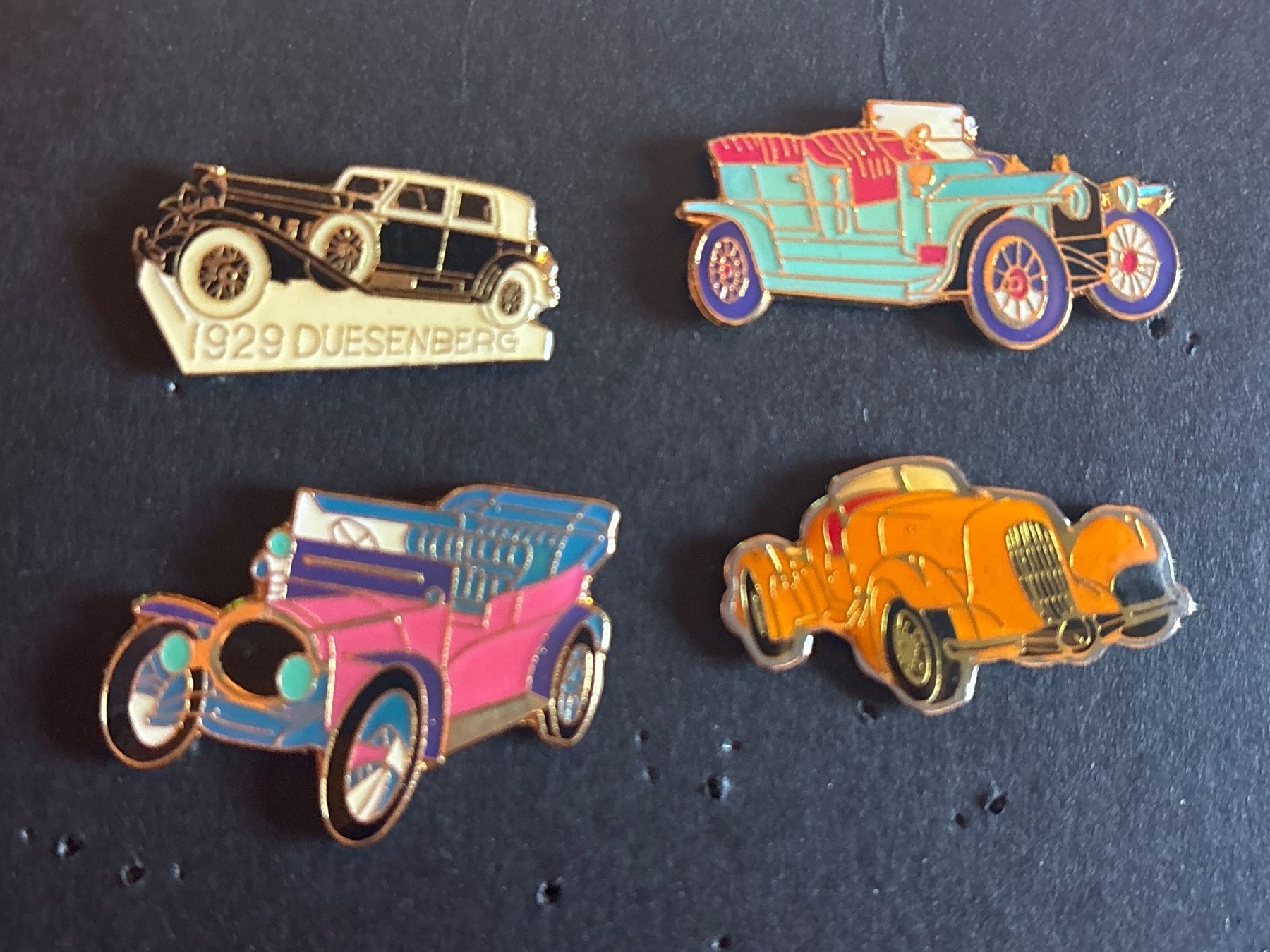 Placchette & Badge: Pins Oldtimer Autos – Usato da Lützelflüh-Goldbach venduto da NicoleL.