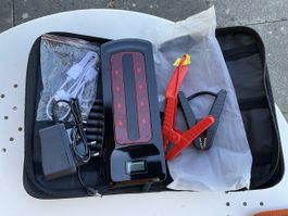 Starthilfe Powerbank mit Zubehoer gute Zusaende