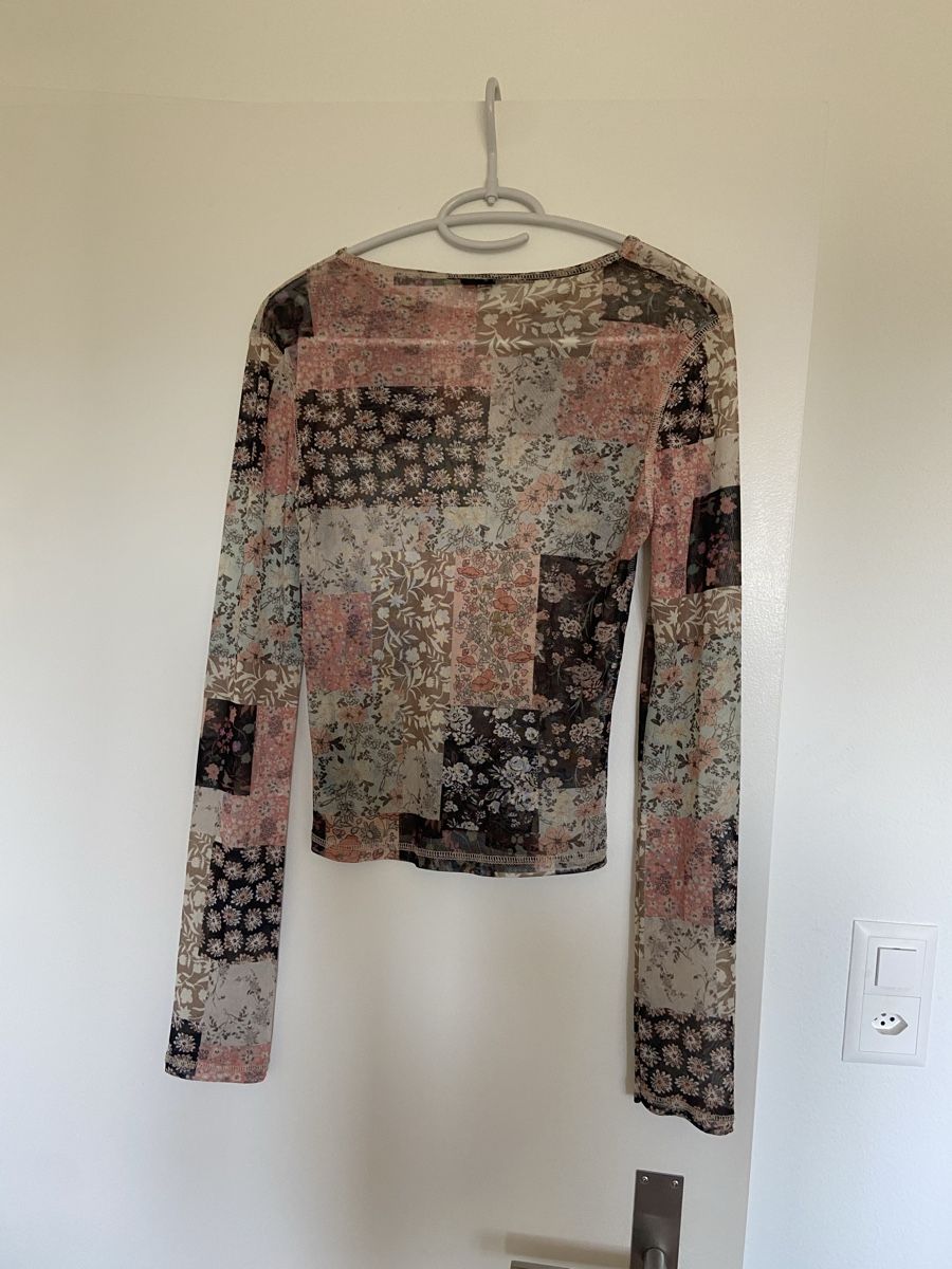 Urban Outfitters Tops: Mesh top  – Gebraucht aus Zürich von lor_2mtq 2