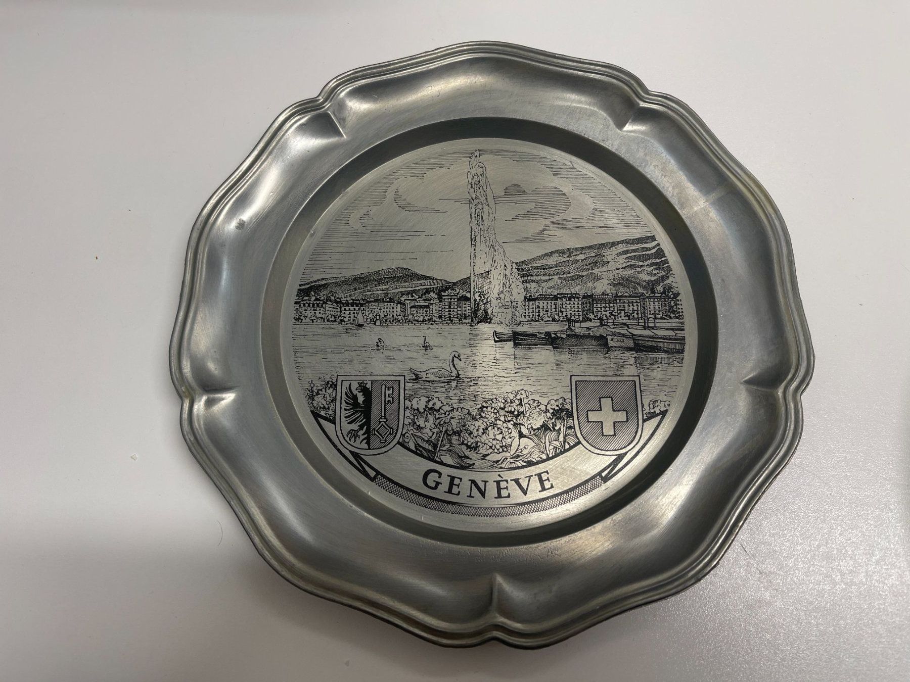 Piatti: Wandteller aus Blech "Motiv Genf" – Usato da Neuhausen venduto da 0819