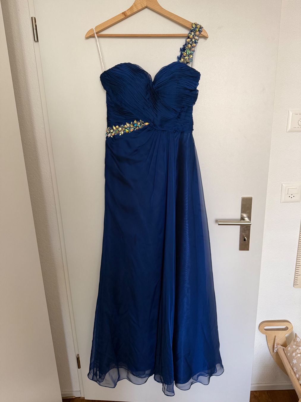 Vestiti: Blaues Abendkleid mit Strass, Grösse 36-38 – Usato da Wil SG venduto da flo212