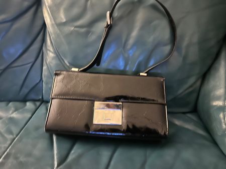 Elegante schwarze Lack Handtasche