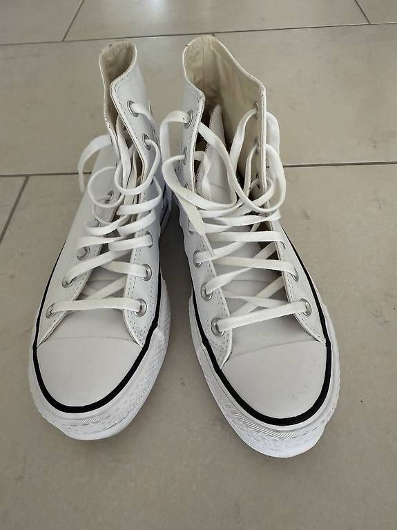 Scarpe da donna: Weisse Converse im Grösse 37.5 – Usato da Oberurnen venduto da nic_6hg8 1
