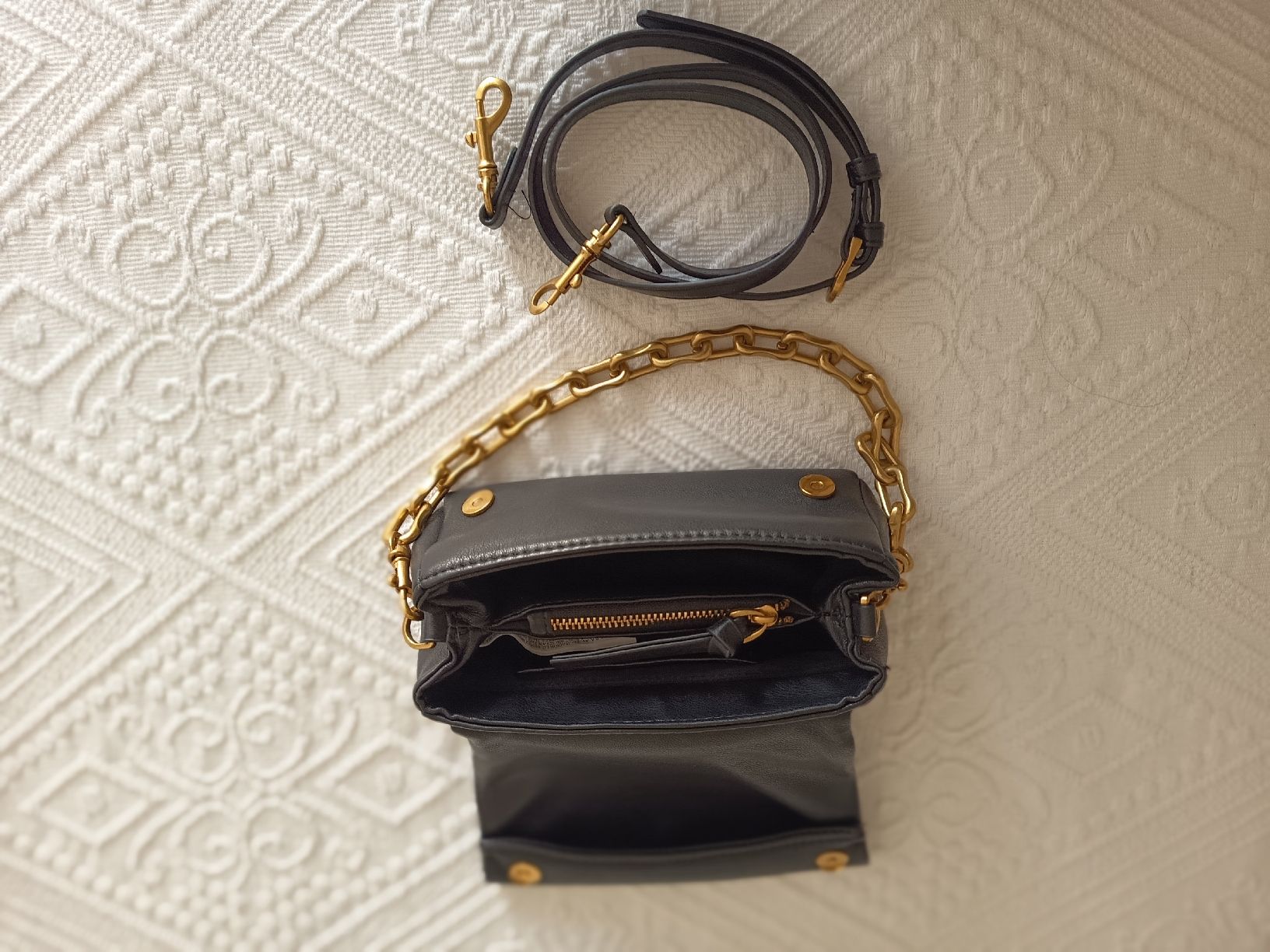 Zara Sacs femmes: Mini bag black with chain strap and shoulder strap – D'occasion à Basel par beg_6v7r 2