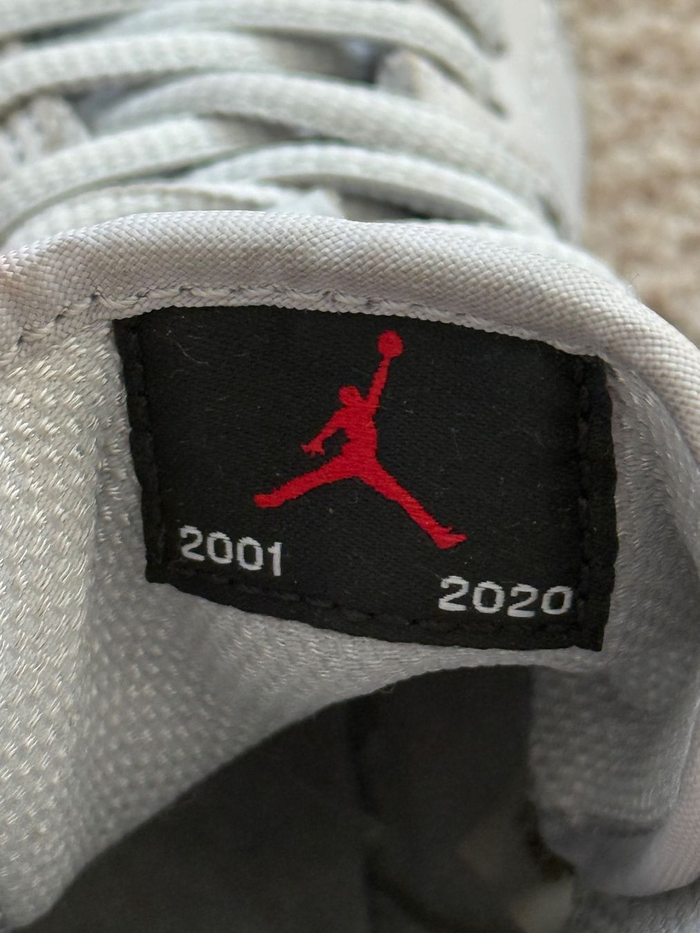 Jordan Scarpe da uomo: Jordan 1 Retro High Sneaker – Usato da Zürich venduto da Larazade 3