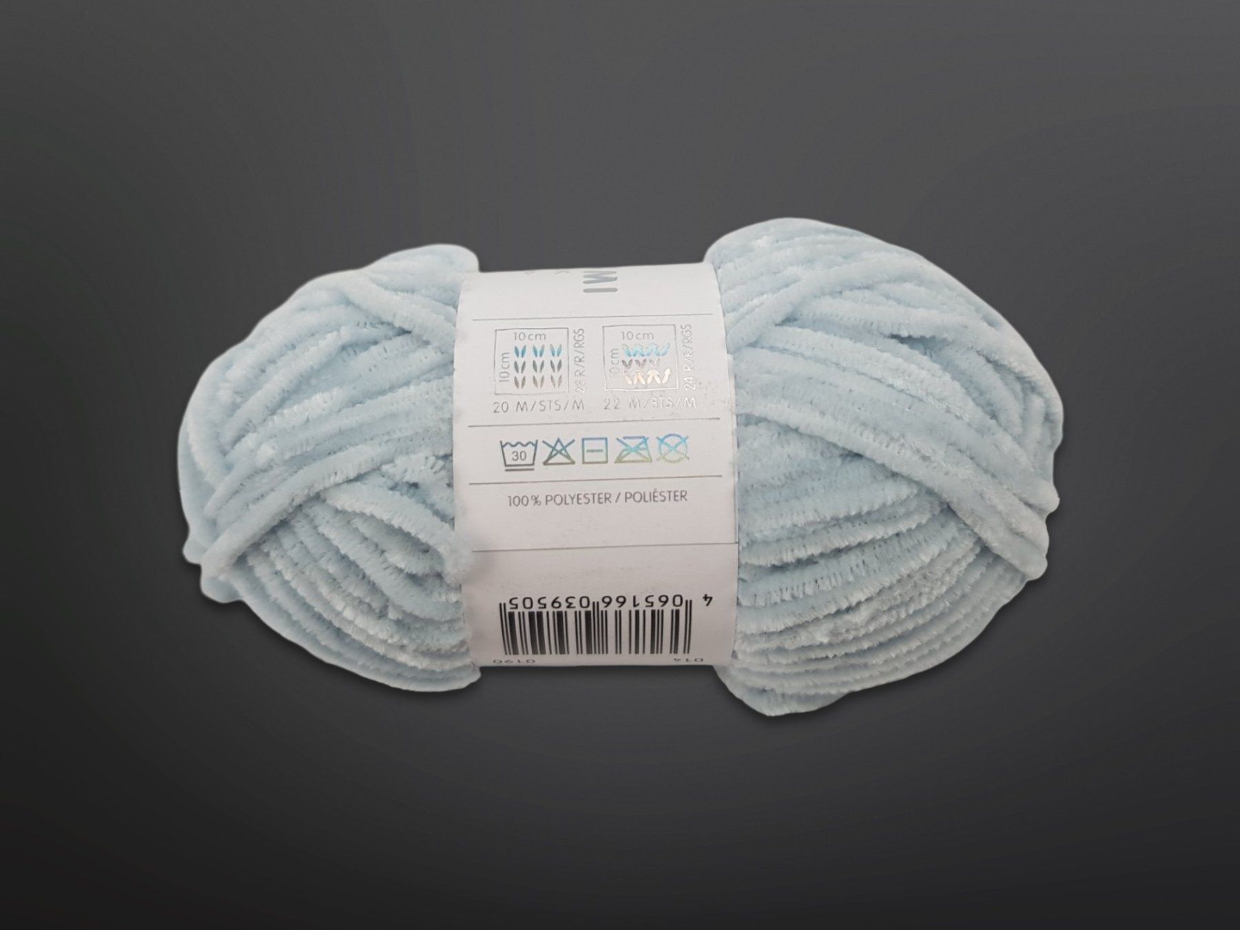 Lana: RICO DESIGN flauschiges Garn Hellblau 10 Stk. – Nuovo (secondo la descrizione) da Suhr venduto da Restwert_Suhr 2