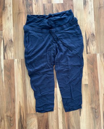 3/4-Umstandshose H&M (Grösse XL; blau; gut erhalten)
