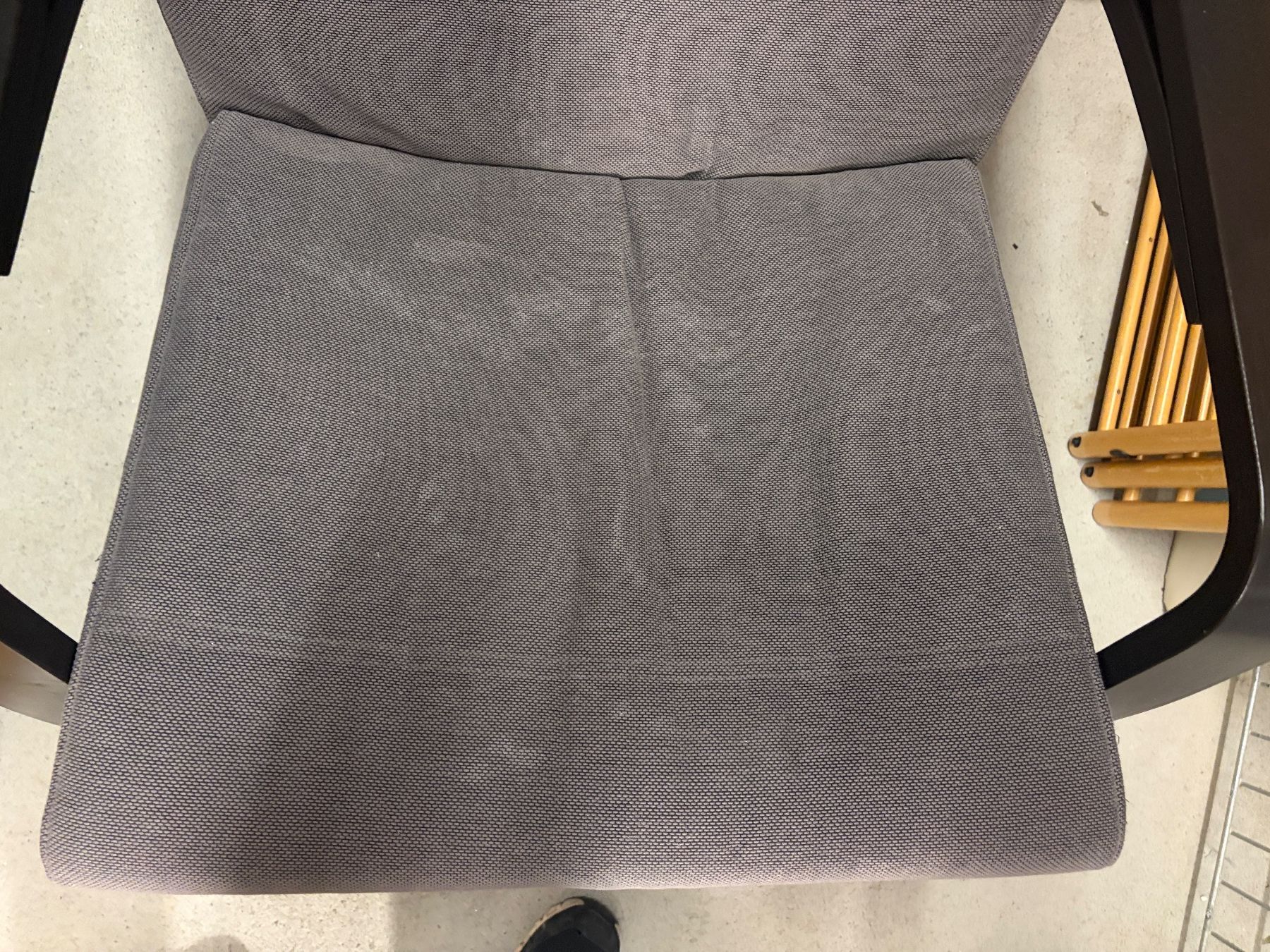 Ikea Poltrone: Ikea Schaukelstuhl, Modell Poäng, Bezug Grau – Usato da Zug venduto da gbvidal 5