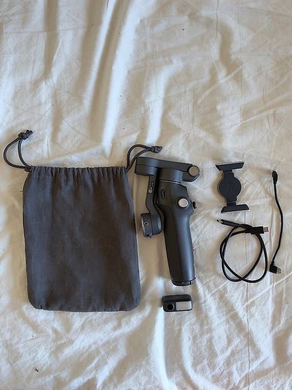 Support: DJI Osmo Mobile 8 Combo Active Tracking – D'occasion à Marly par AKorkia