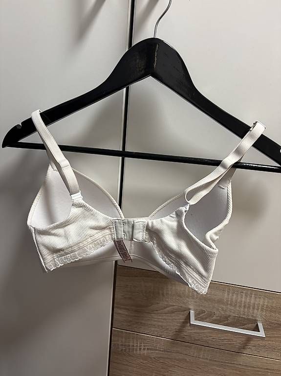 Altra biancheria intima: BH Victoria Secret 75D – Usato da St. Gallen venduto da mustang96 1