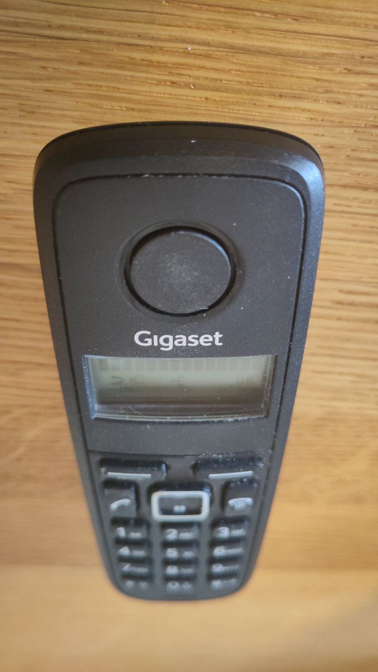 Gigaset Telefoni: Gigaset A116 DECT Schnurloses Telefon Schwarz – Usato da Urdorf venduto da skl1 2