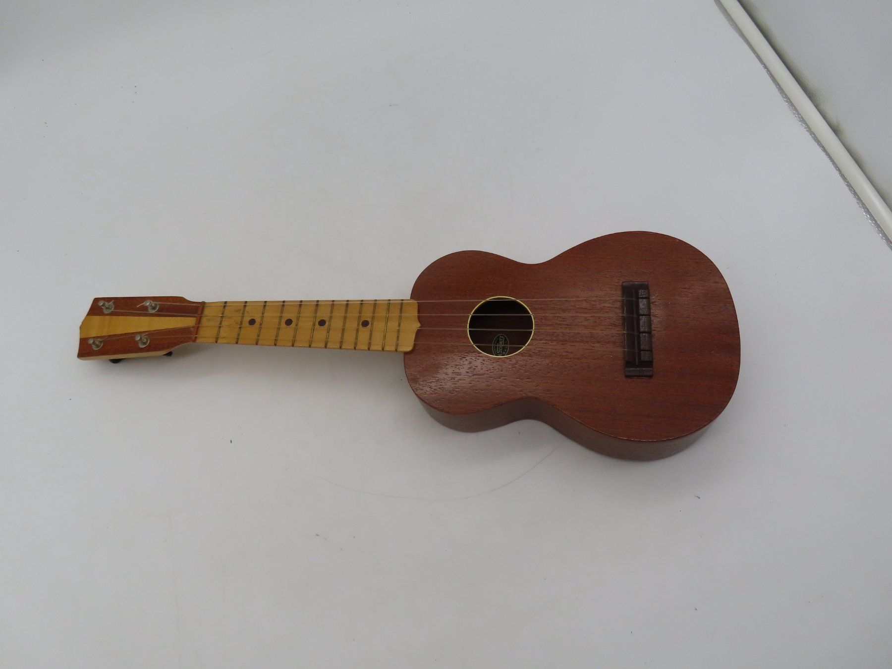 Strumenti musicali: Sopran Ukulele mit Etui – Usato da Reinach BL venduto da WBZ-Flohmarkt