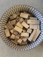 Sammlung an Holzbausteinen natur 