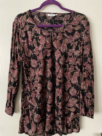 Masai Langarmbluse mit Blumenmuster schwarz Grösse M