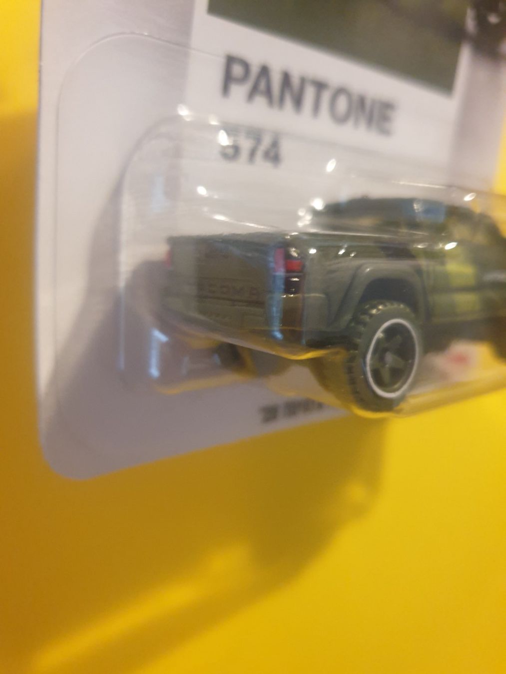 Hot Wheels Modellini d'auto: Hot Wheels '20 TOYOTA TACOMA – Nuovo e nell'imballaggio originale da Oftringen venduto da Rotor 4