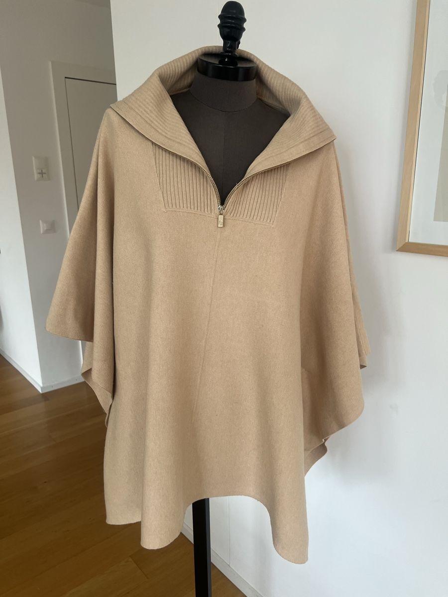 Massimo Dutti Autres vêtements femmes: Massimo Dutti Poncho  – D'occasion à Thalwil par sonrisa55 1