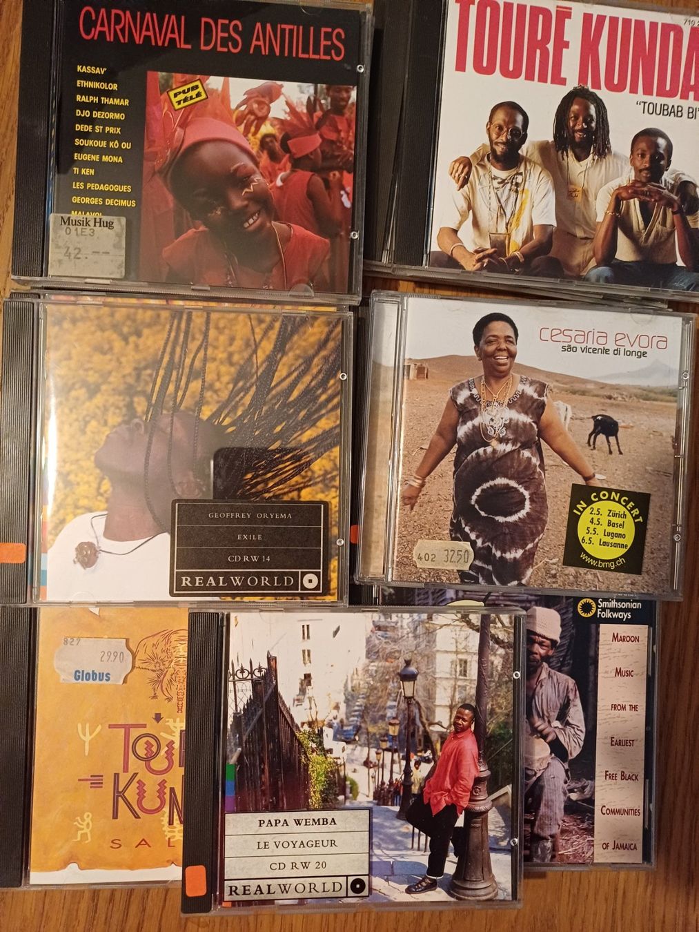 CD: 17 CD World Music diverse Länder/Interpreten – Usato da Zürich venduto da Atad 2