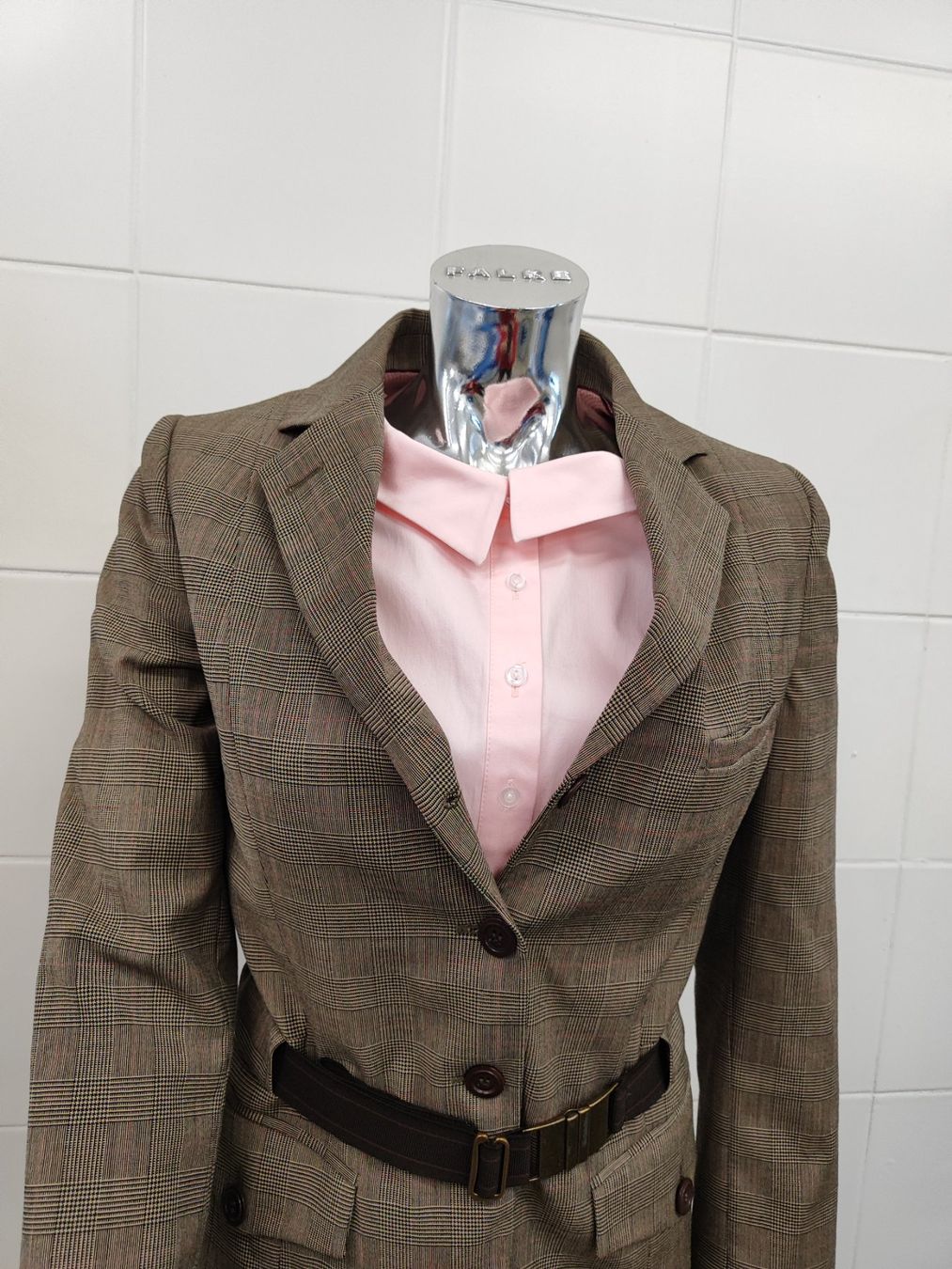Costumi: Damen Kostüme gr 34 – Nuovo (secondo la descrizione) da Langnau am Albis venduto da Judithsebi