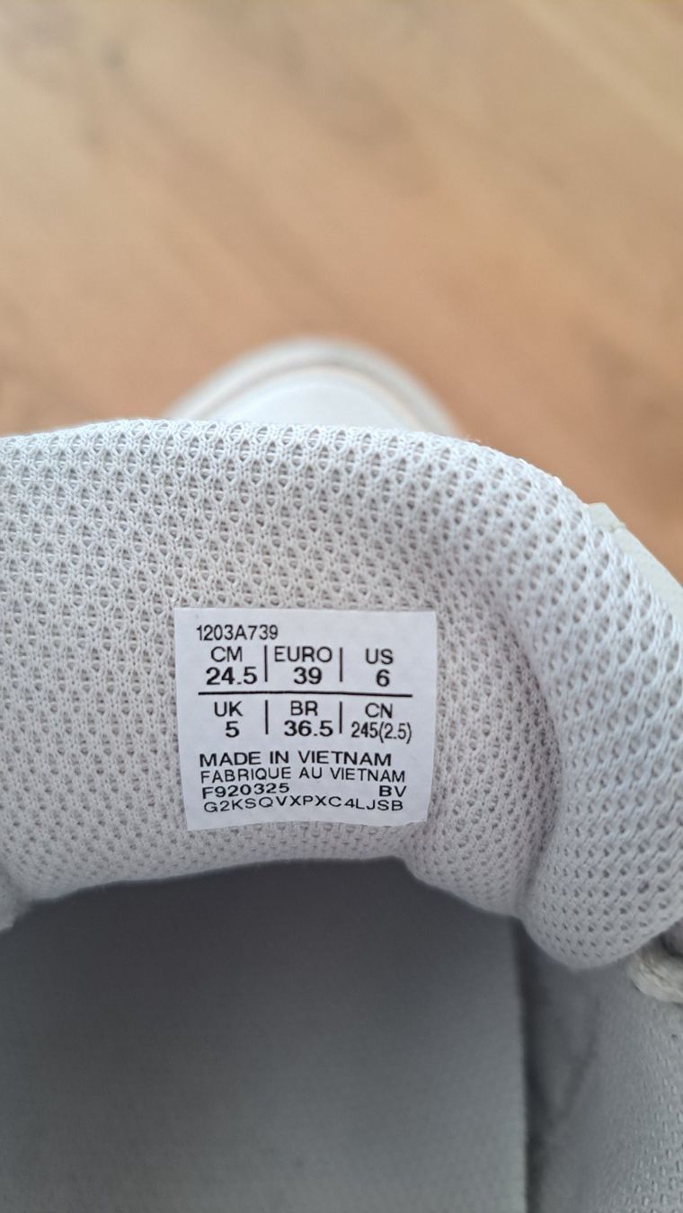 Asics Scarpe da donna: Sneaker Asics – Usato da Olten venduto da noe_vy96 2