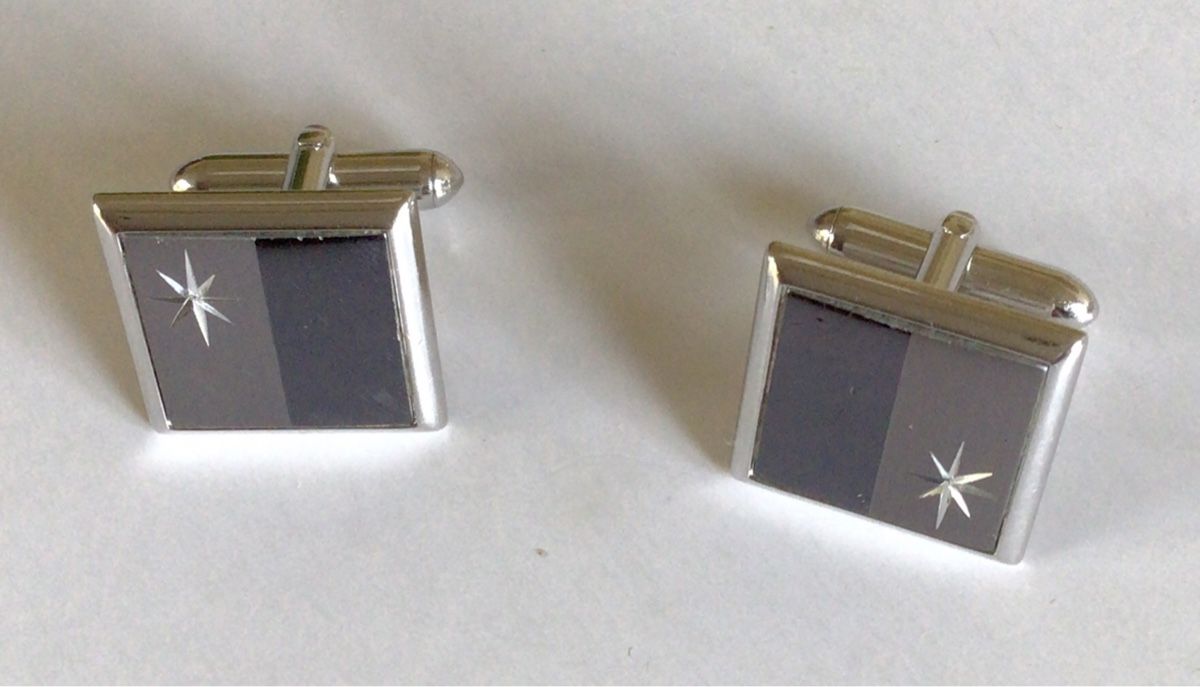 Gemelli: Gediegene Manschettenköpfe / Cufflinks - mit Krawattenclip – Nuovo (secondo la descrizione) da Ennetbaden venduto da Nab2012