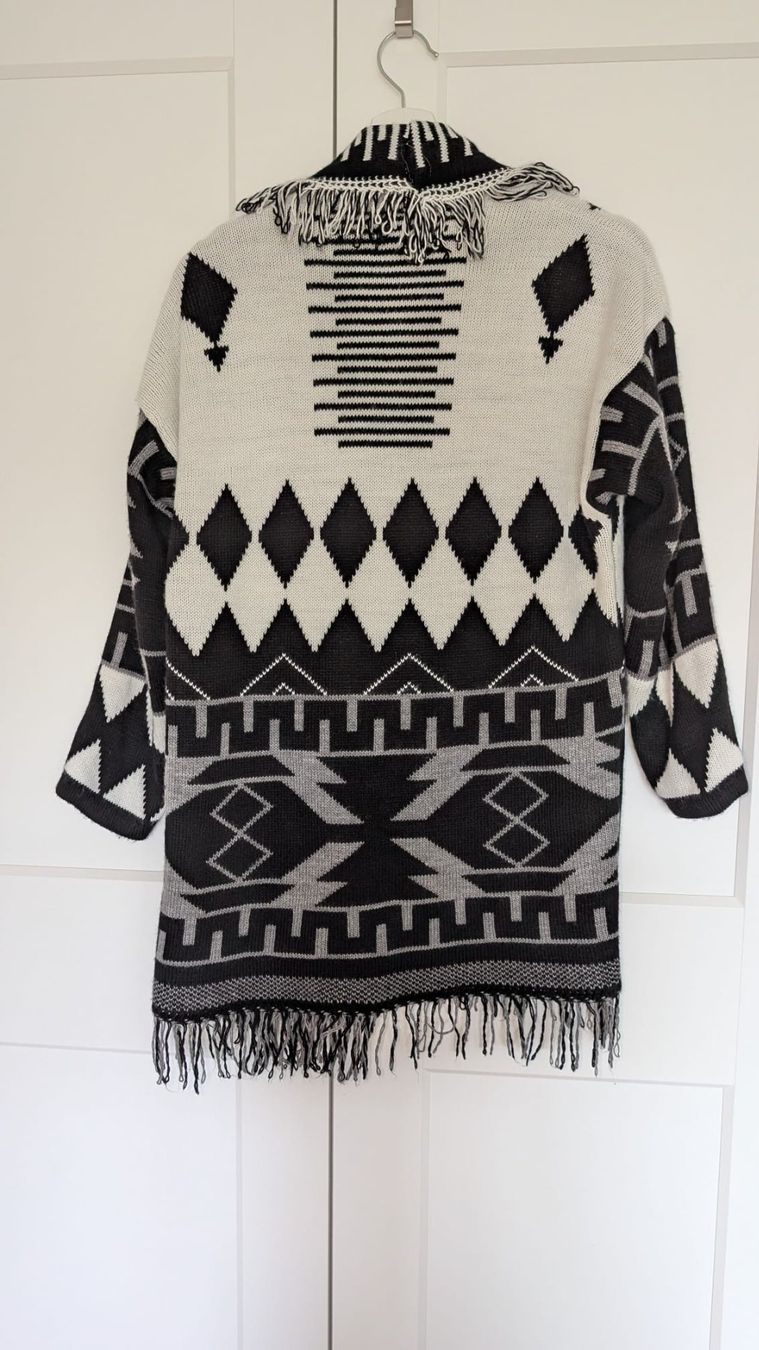 Jacken: Damen Strickjacke Ethno Muster Fransen, Grösse S – Gebraucht aus Au SG von and_cra 1