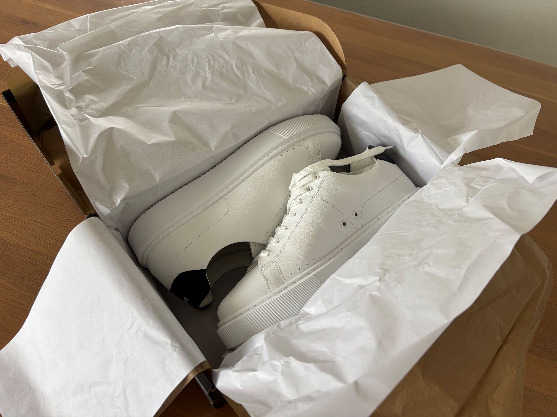 Hugo Boss Scarpe da uomo: BOSS Leder-Sneaker 'Colyn' weiß – Nuovo e nell'imballaggio originale da Thalwil venduto da Swisshoneys 3
