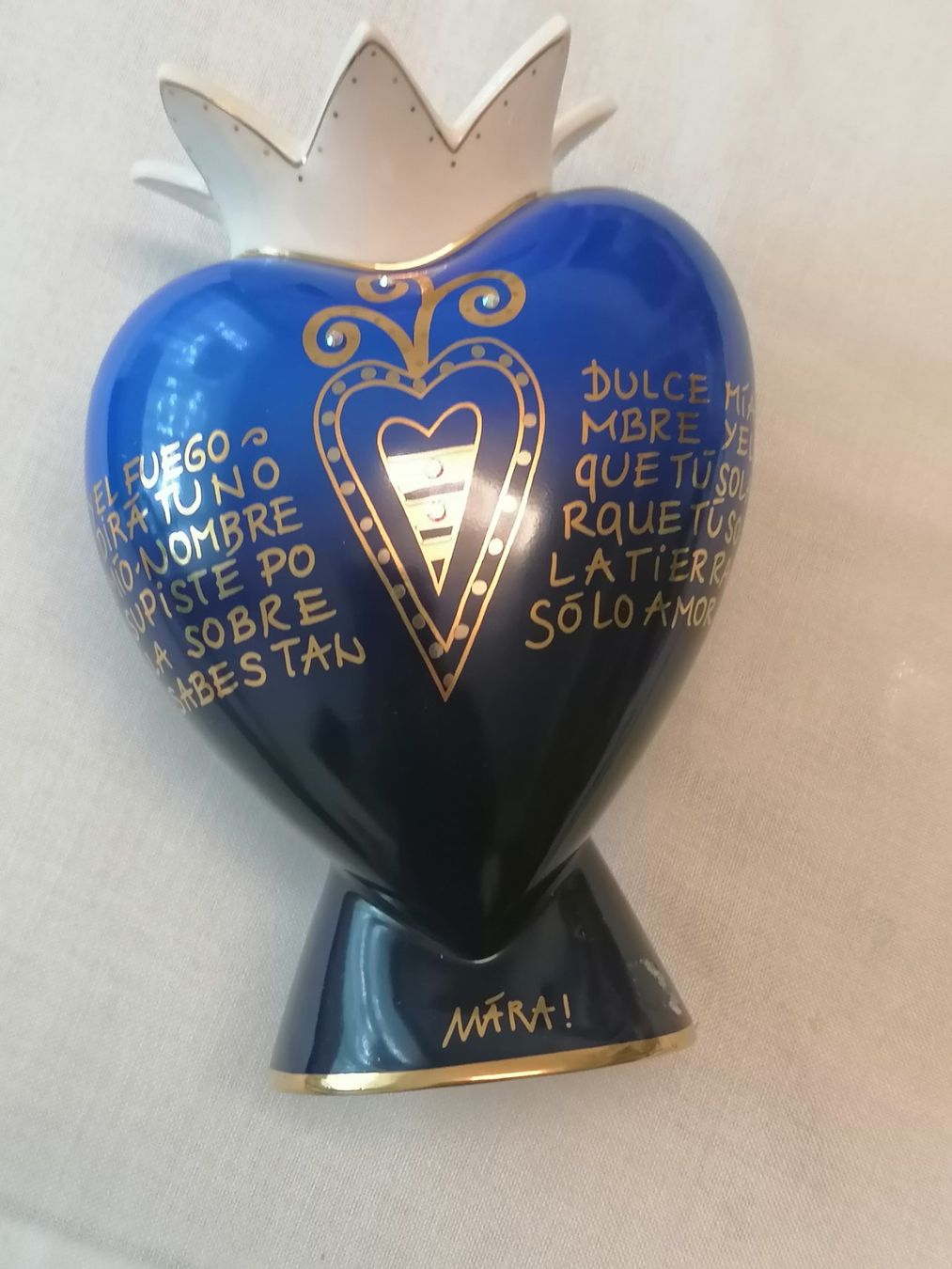 Vasen & Gefässe: Goebel Mara Porzelan Herzvase – Gebraucht aus Basel von vintagecollector