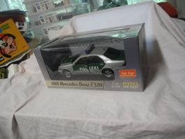 SUN STAR  1:18  2001 MERCEDES E 320  POLIZEI  MIB