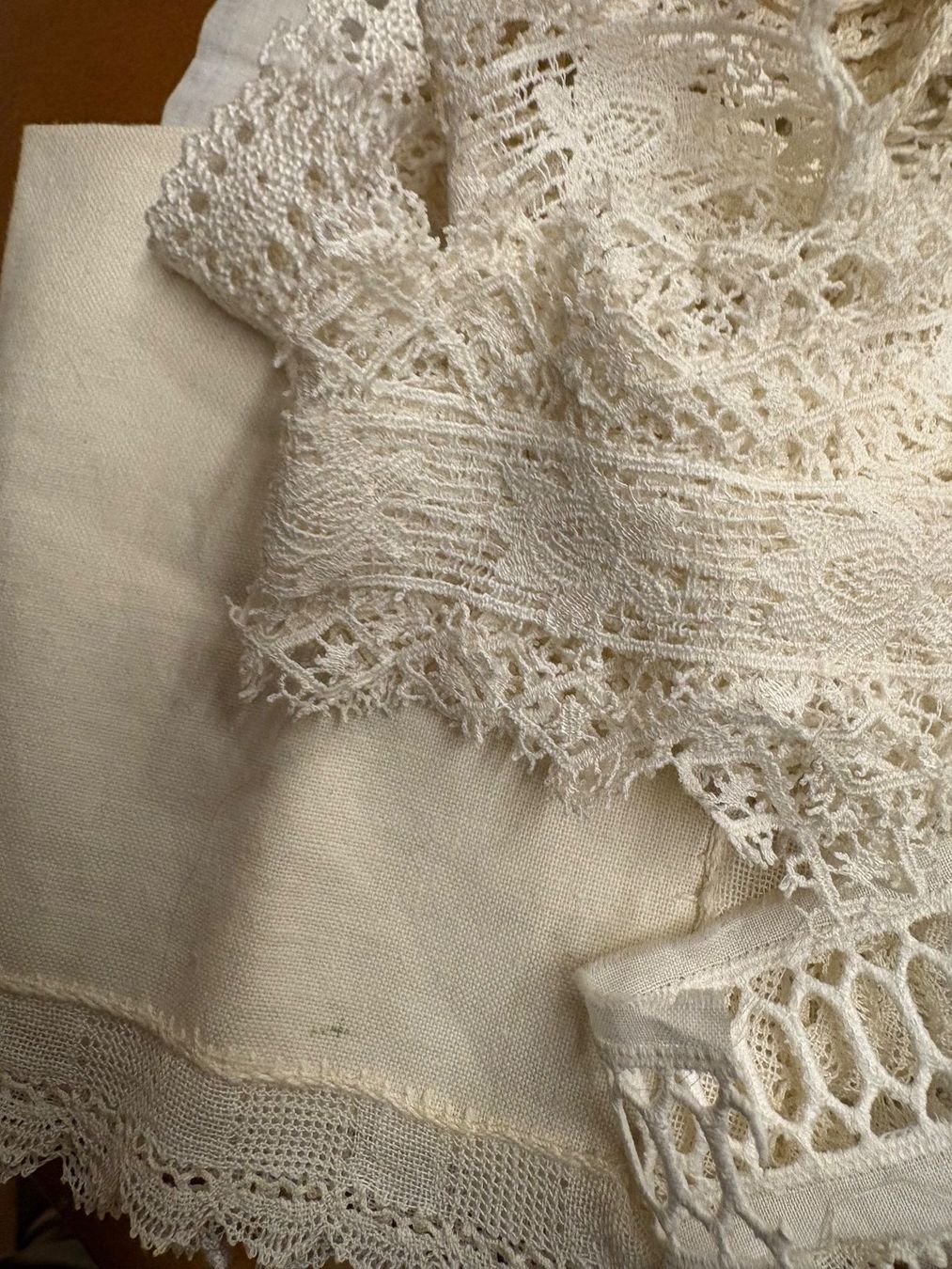 Tessuti: Vintage -  diverse gute Spitzenreste aller Art – Usato da Pratteln venduto da sLaedeliBB 2