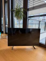 43" QLED TV Q60C-Series - Like New, Perfect for Winter Eveni