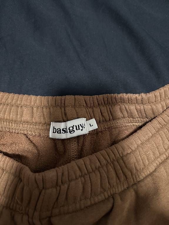 Pantaloni: Basiguy. Short Brun Taille L – Usato da Chézard-St-Martin venduto da keke_0675 1