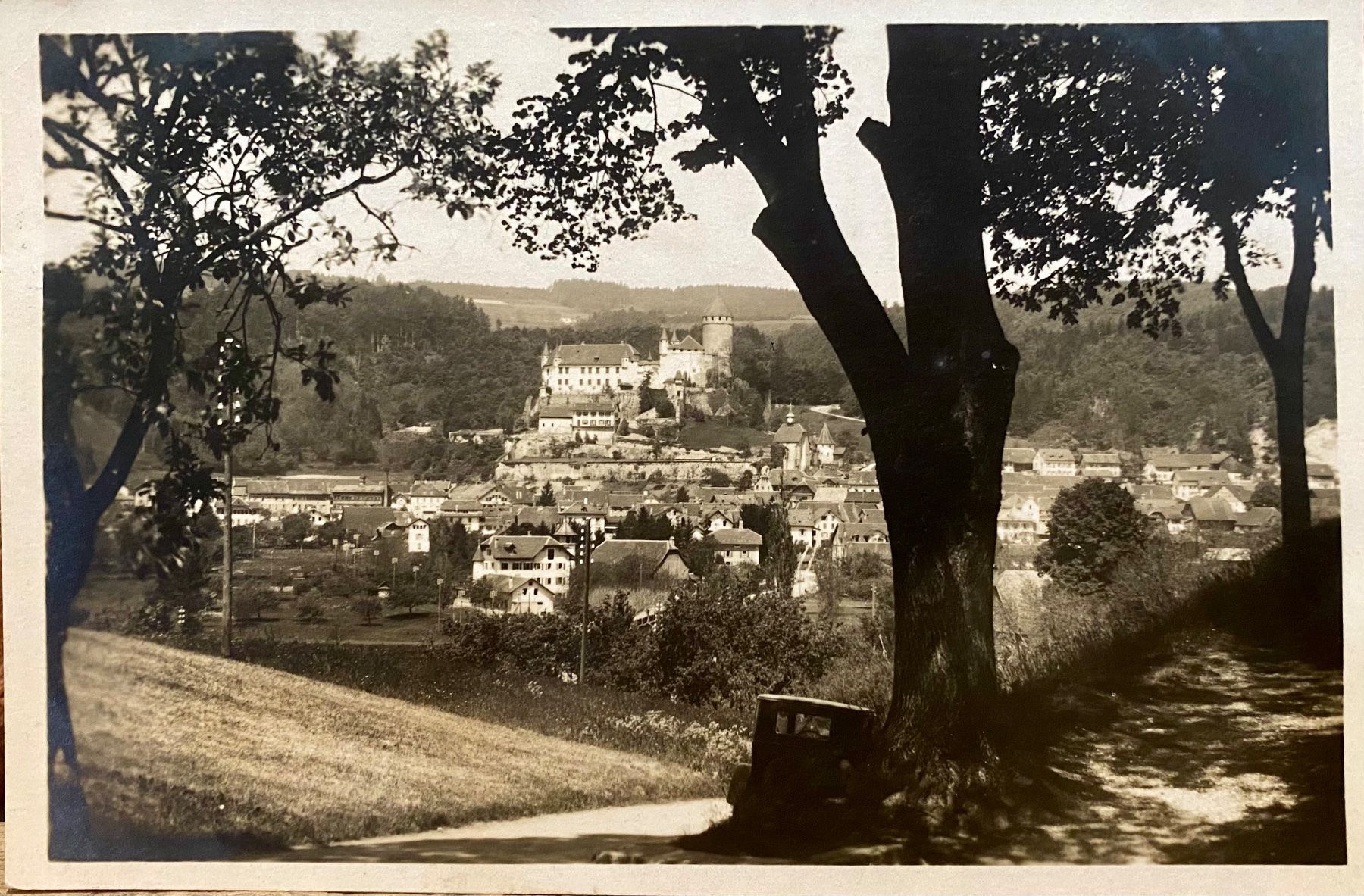 Cartes postales: 1936 Lucens mit Schloss – D'occasion à Root par ENGLAND-TREASURES 1