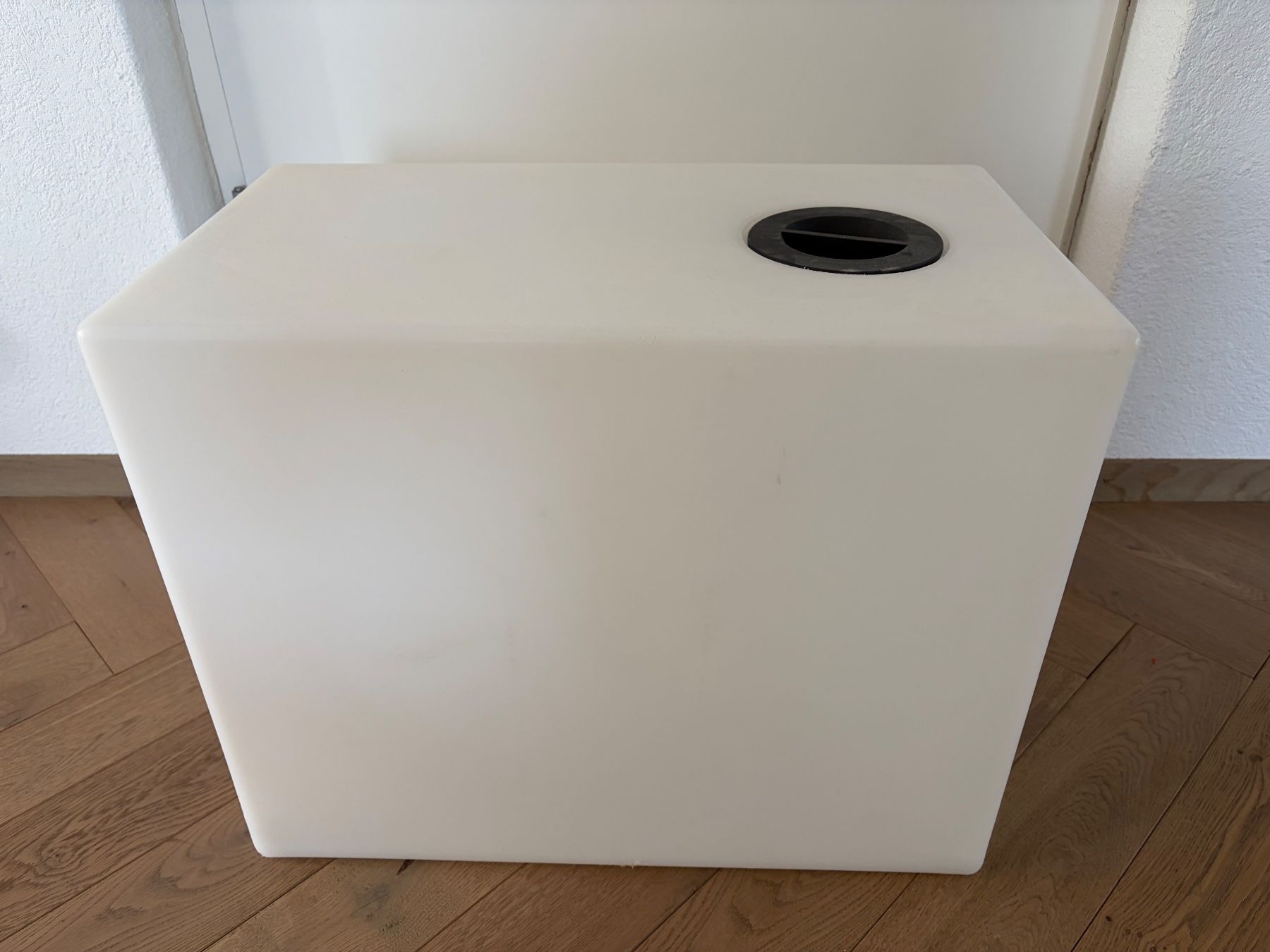 Abreuvoirs & Auges: Wydale Plastics Wassertank 95 Liter neu – Neuf avec emballage d'origine à Kirchlindach par mat_bn9m