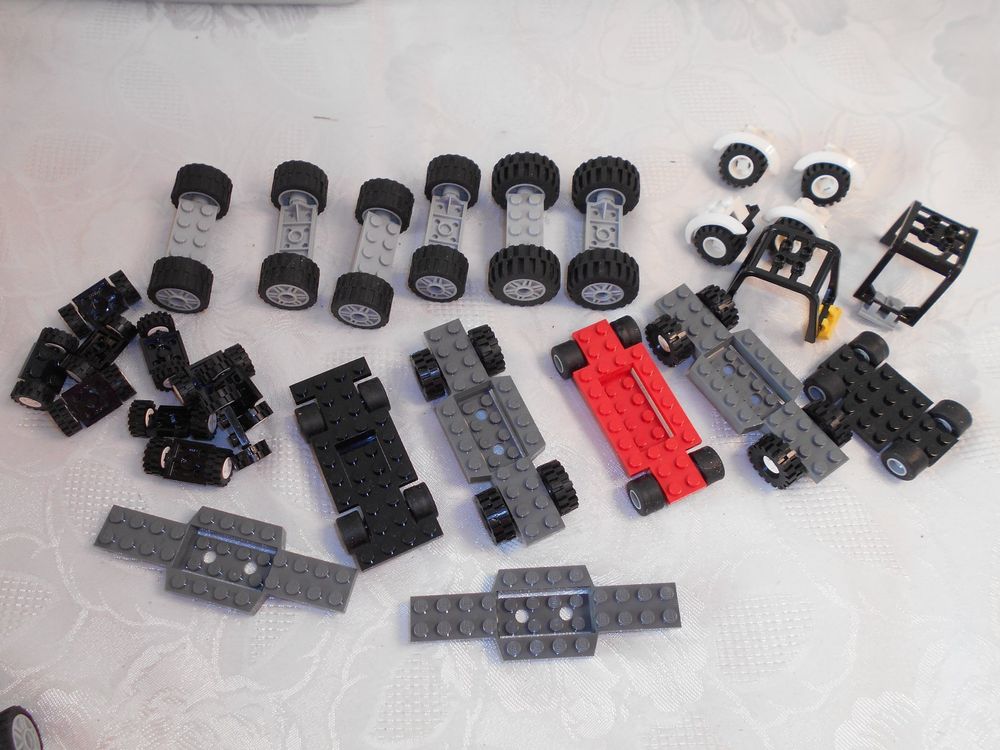 Lego Räder und Fahrzeugplatten ( Set 678 ) (Gebraucht) in Niederuzwil ...