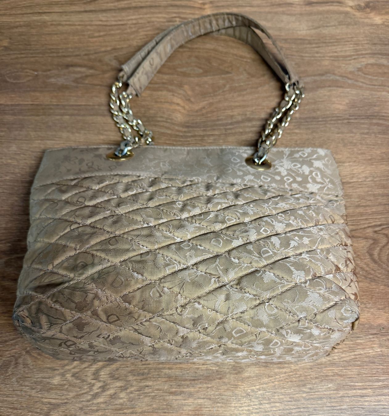 Taschen für Damen: Daphne Tasche beige mit Kette – Gebraucht aus Nussbaumen AG von olitech5415 1