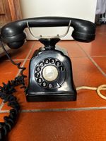 Antikes, schwarzes Tischtelefon PTT Mod. 29 mit Wählscheibe