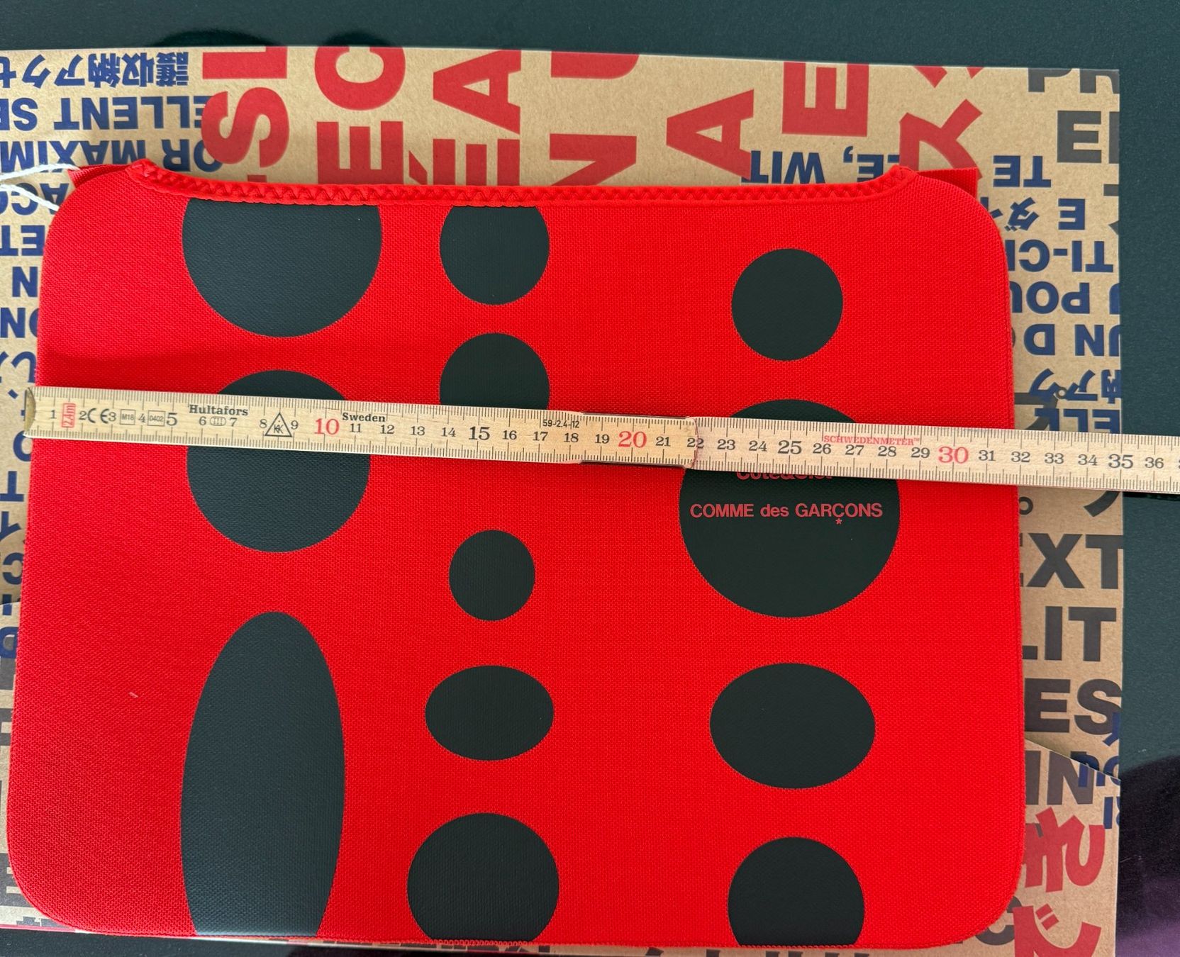 Coques & Sacs: New Comme des Garçons Macbook Air 11'' and 13'' case – Neuf avec emballage d'origine à St-Sulpice VD par juhdu 3