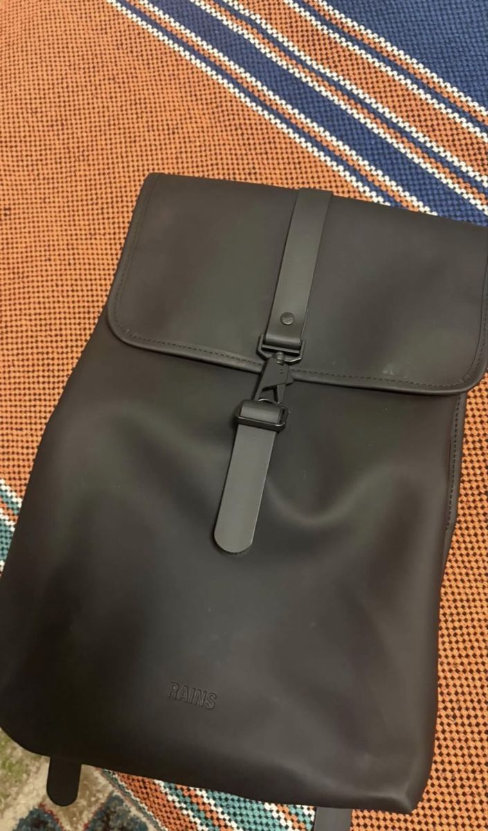Rains Sacs à dos: Rains Rucksack – D'occasion à Dottikon par nai_c5jy