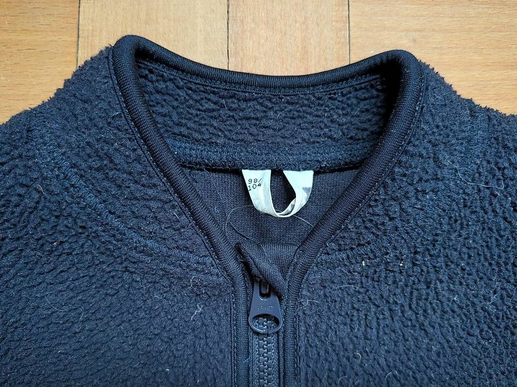 Arket Jacken & Mäntel: Arket Fleecejacke 98/104 – Gebraucht aus Zürich von dominiccedric 1