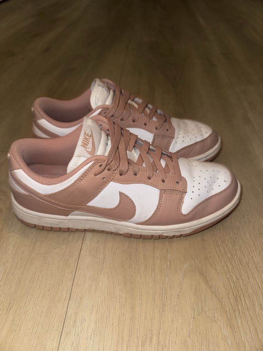 Nike Damenschuhe: Nike Dunks Rosa – Gebraucht aus Wädenswil von cla_5zr6