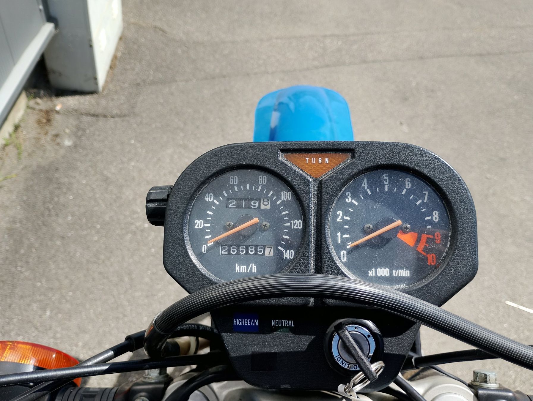 Suzuki Enduro: Suzuki DR 250 S Veteran – Defekt aus Basadingen von Class-X_Parts 7