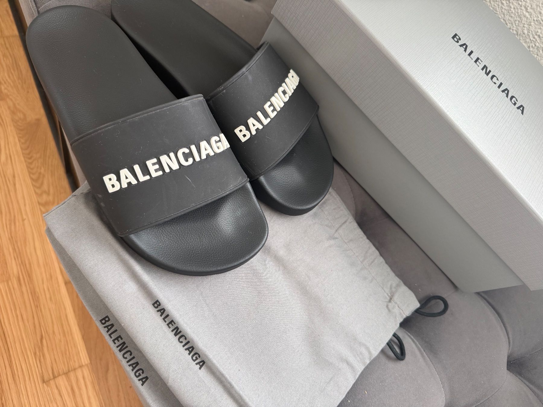 Balenciaga Scarpe da uomo: Balenciaga Pool Slide Badepantoletten – Nuovo (secondo la descrizione) da Männedorf venduto da bar_6cbc 1