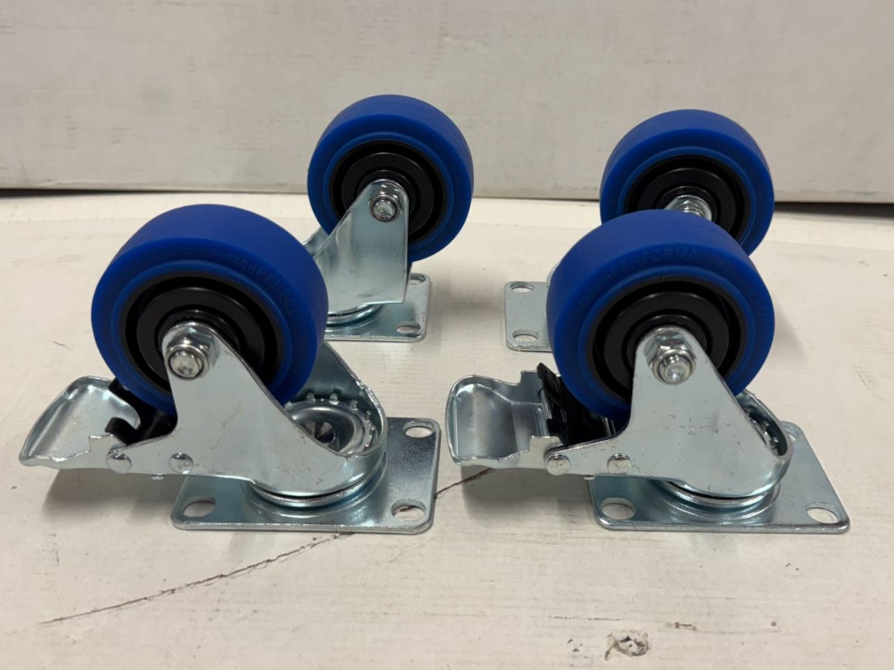 Altro per stoccaggio & trasporto: 4 x Case Lenkrollen / Blue Wheels (X784) – Nuovo (secondo la descrizione) da Däniken SO venduto da Profog1 1