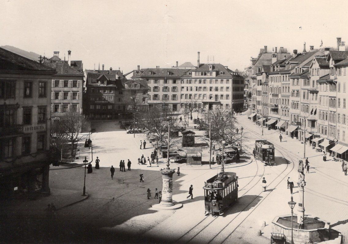 Cartoline postali: St. Gallen Marktplatz mit Tram. – Usato da St. Gallen venduto da Epu